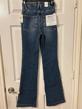 Good American Good Curve Bootcut Jeans
